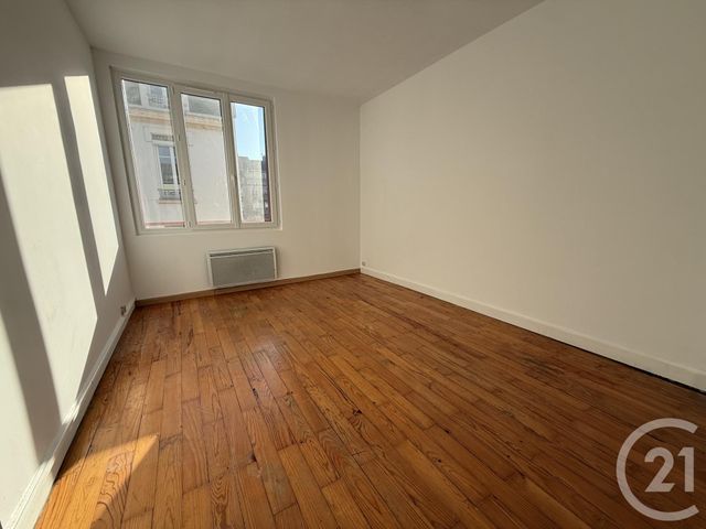 Appartement T2 à louer - 2 pièces - 45.36 m2 - LYON - 69007 - RHONE-ALPES - Century 21 Le 7 De Coeur