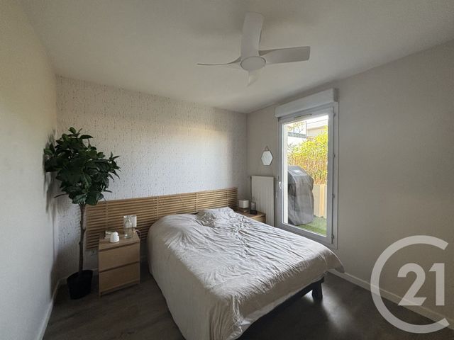 Appartement F3 bis à louer - 3 pièces - 76.5 m2 - LYON - 69007 - RHONE-ALPES - Century 21 Le 7 De Coeur
