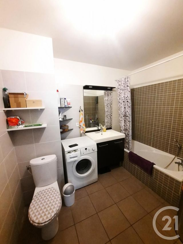 Appartement T2 à louer - 2 pièces - 44.6 m2 - VILLEURBANNE - 69 - RHONE-ALPES - Century 21 Le 7 De Coeur