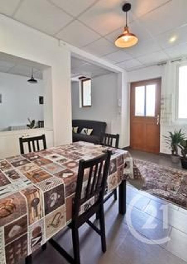 Appartement F3 à louer - 3 pièces - 70.7 m2 - LYON - 69003 - RHONE-ALPES - Century 21 Le 7 De Coeur