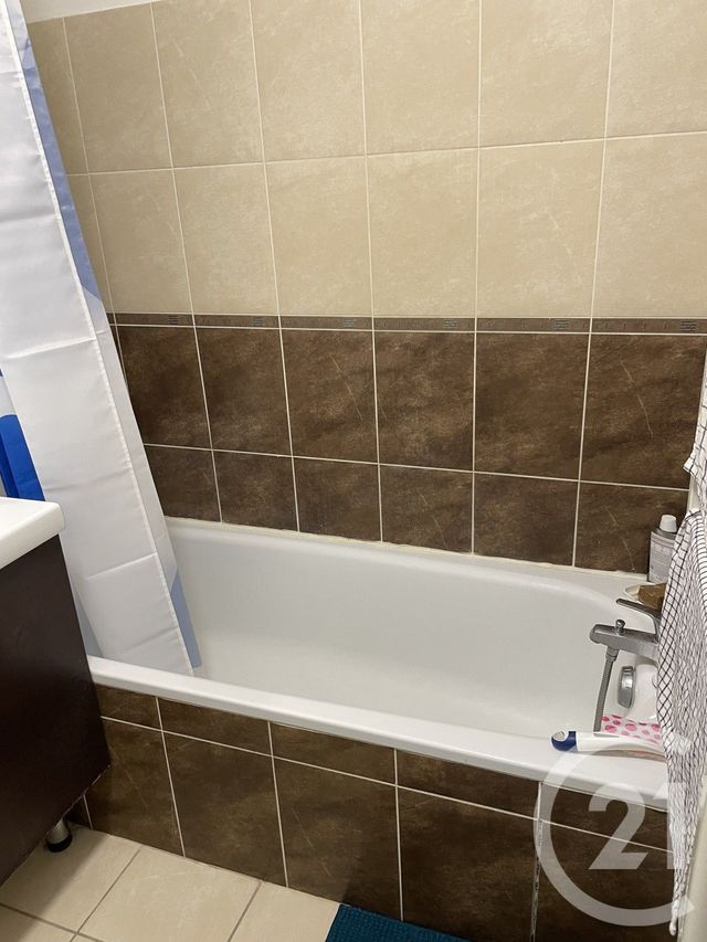 Appartement F2 à louer - 2 pièces - 43.01 m2 - LYON - 69007 - RHONE-ALPES - Century 21 Le 7 De Coeur