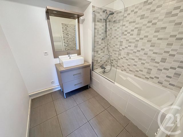 Appartement F2 à louer - 2 pièces - 42.4 m2 - LYON - 69007 - RHONE-ALPES - Century 21 Le 7 De Coeur