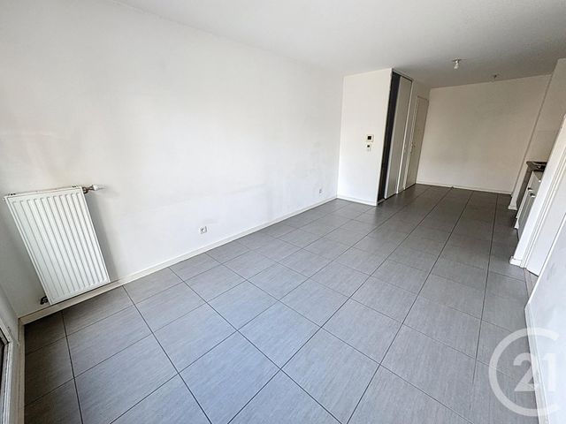 Appartement F2 à louer - 2 pièces - 42.4 m2 - LYON - 69007 - RHONE-ALPES - Century 21 Le 7 De Coeur