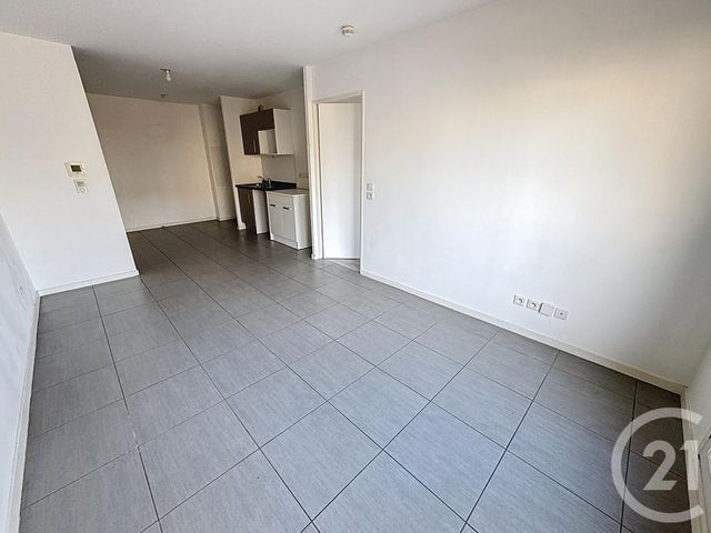 Appartement F2 à louer - 2 pièces - 42.4 m2 - LYON - 69007 - RHONE-ALPES - Century 21 Le 7 De Coeur