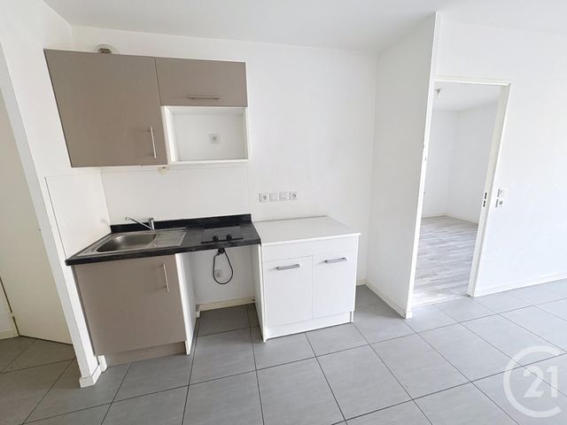 Appartement F2 à louer - 2 pièces - 42.4 m2 - LYON - 69007 - RHONE-ALPES - Century 21 Le 7 De Coeur