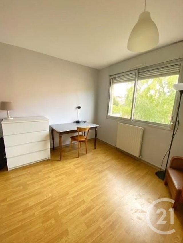 Afficher la photo en grand Appartement F3 à louer - 3 pièces - 70.0 m2 - VILLEURBANNE - 69 - RHONE-ALPES - Century 21 Le 7 De Coeur