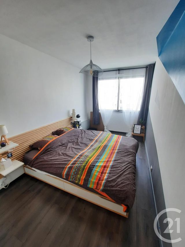 Appartement T2 à louer - 2 pièces - 49.97 m2 - LYON - 69007 - RHONE-ALPES - Century 21 Le 7 De Coeur