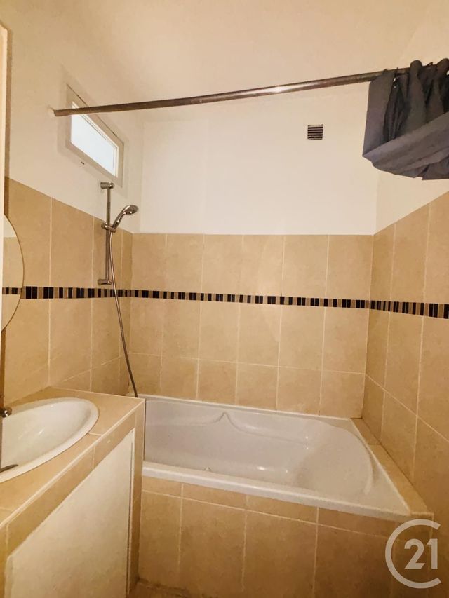 Appartement F3 à louer - 3 pièces - 53.97 m2 - LYON - 69006 - RHONE-ALPES - Century 21 Le 7 De Coeur