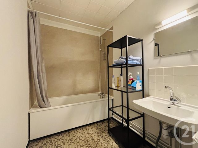 Appartement F4 à louer - 4 pièces - 95.0 m2 - LYON - 69003 - RHONE-ALPES - Century 21 Le 7 De Coeur