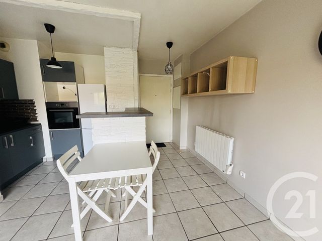 Appartement F2 à louer - 2 pièces - 37.32 m2 - VAULX EN VELIN - 69 - RHONE-ALPES - Century 21 Le 7 De Coeur