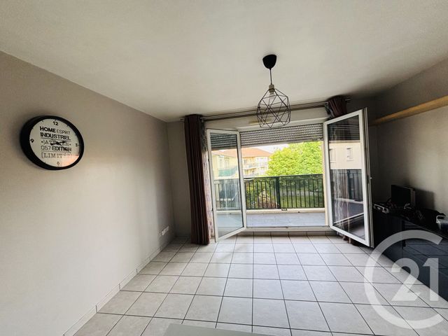 Appartement F2 à louer - 2 pièces - 37.32 m2 - VAULX EN VELIN - 69 - RHONE-ALPES - Century 21 Le 7 De Coeur