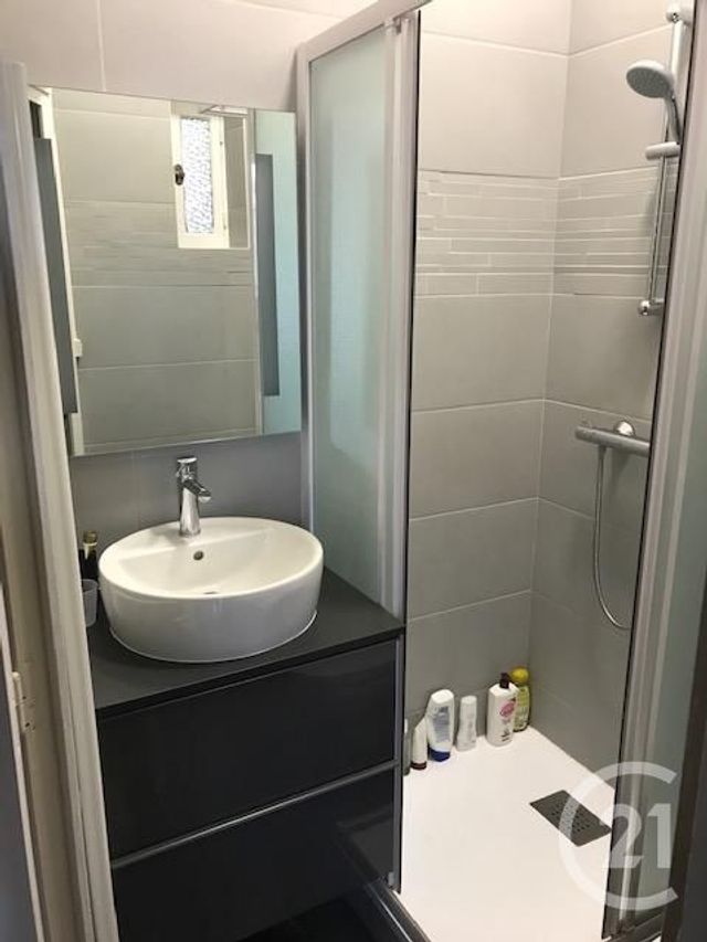 Appartement F2 à louer - 2 pièces - 38.0 m2 - LYON - 69008 - RHONE-ALPES - Century 21 Le 7 De Coeur