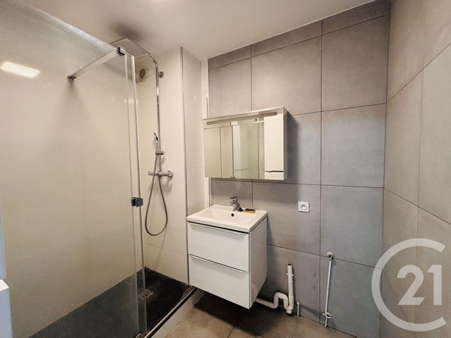 Appartement F3 à louer - 3 pièces - 68.48 m2 - VILLEURBANNE - 69 - RHONE-ALPES - Century 21 Le 7 De Coeur