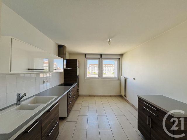 Appartement F4 à louer - 4 pièces - 112.28 m2 - LYON - 69007 - RHONE-ALPES - Century 21 Le 7 De Coeur