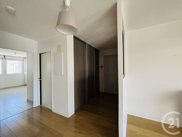 Appartement F4 à louer - 4 pièces - 112.28 m2 - LYON - 69007 - RHONE-ALPES - Century 21 Le 7 De Coeur