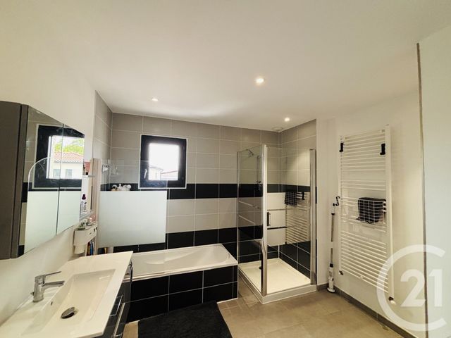 maison à louer - 4 pièces - 90.69 m2 - GENAS - 69 - RHONE-ALPES - Century 21 Le 7 De Coeur
