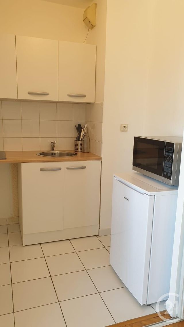 Appartement F1 à louer - 1 pièce - 33.2 m2 - LYON - 69008 - RHONE-ALPES - Century 21 Le 7 De Coeur