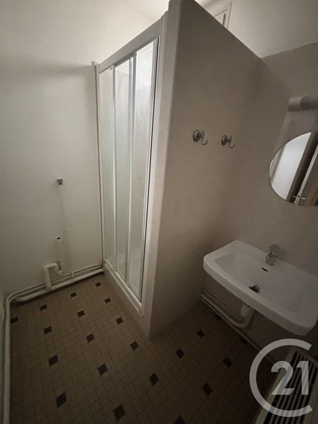 Appartement T1 à louer - 1 pièce - 37.82 m2 - GENAY - 69 - RHONE-ALPES - Century 21 Le 7 De Coeur