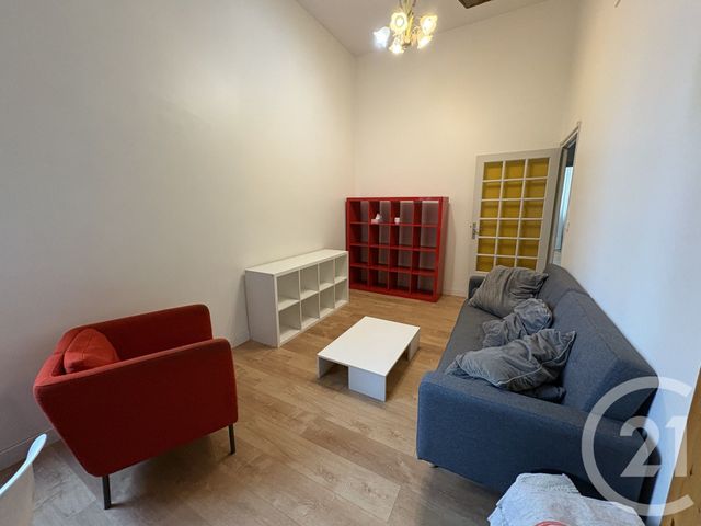 Appartement T2 à louer - 3 pièces - 56.86 m2 - LYON - 69007 - RHONE-ALPES - Century 21 Le 7 De Coeur