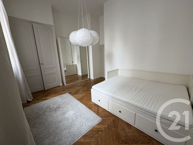 Appartement T2 à louer - 3 pièces - 56.86 m2 - LYON - 69007 - RHONE-ALPES - Century 21 Le 7 De Coeur