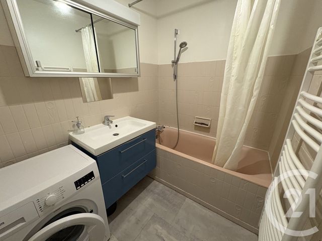 Appartement T2 à louer - 3 pièces - 56.86 m2 - LYON - 69007 - RHONE-ALPES - Century 21 Le 7 De Coeur