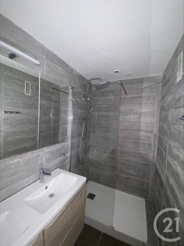 Appartement F3 bis à louer - 4 pièces - 62.24 m2 - VILLEURBANNE - 69 - RHONE-ALPES - Century 21 Le 7 De Coeur