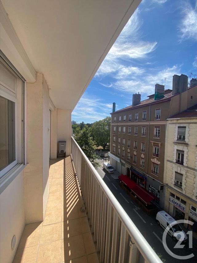 Appartement F3 bis à louer - 4 pièces - 62.24 m2 - VILLEURBANNE - 69 - RHONE-ALPES - Century 21 Le 7 De Coeur