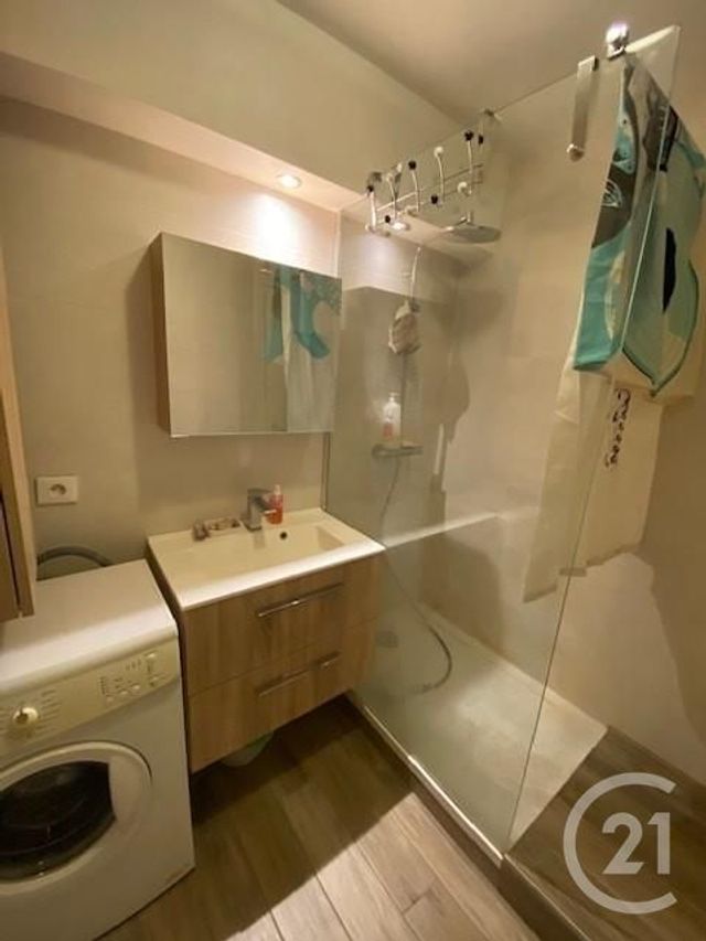 Appartement T2 à louer - 2 pièces - 49.73 m2 - VILLEURBANNE - 69 - RHONE-ALPES - Century 21 Le 7 De Coeur