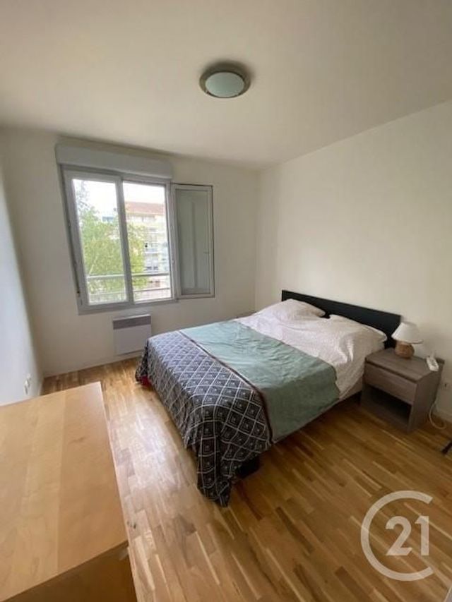 Appartement T2 à louer - 2 pièces - 49.73 m2 - VILLEURBANNE - 69 - RHONE-ALPES - Century 21 Le 7 De Coeur
