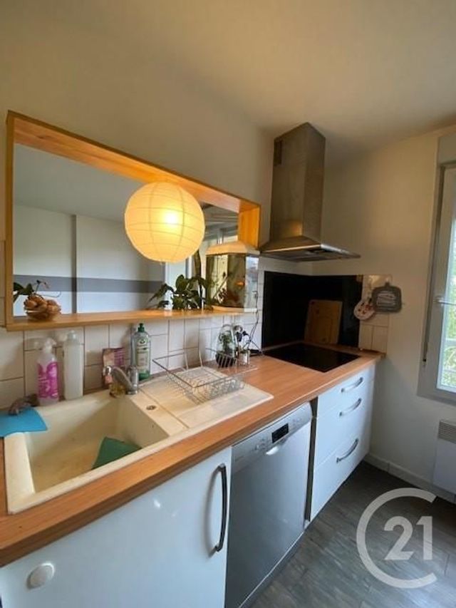 Appartement T2 à louer - 2 pièces - 49.73 m2 - VILLEURBANNE - 69 - RHONE-ALPES - Century 21 Le 7 De Coeur