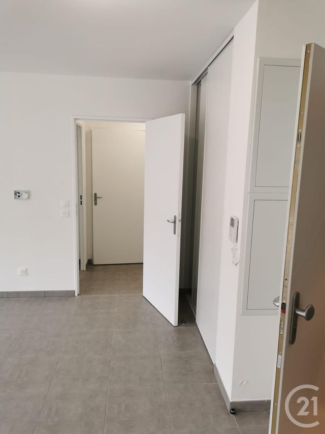 Appartement F2 à louer - 2 pièces - 53.83 m2 - LYON - 69008 - RHONE-ALPES - Century 21 Le 7 De Coeur