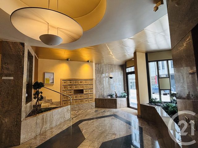 Appartement F4 à louer - 4 pièces - 86.18 m2 - LYON - 69007 - RHONE-ALPES - Century 21 Le 7 De Coeur