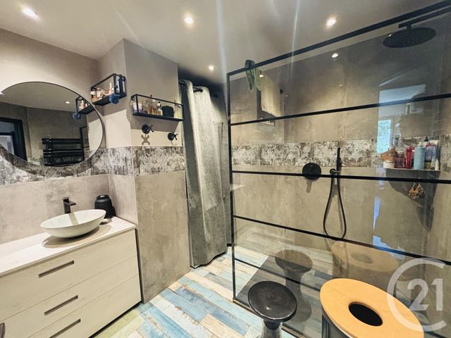 Appartement F4 à louer - 4 pièces - 86.18 m2 - LYON - 69007 - RHONE-ALPES - Century 21 Le 7 De Coeur