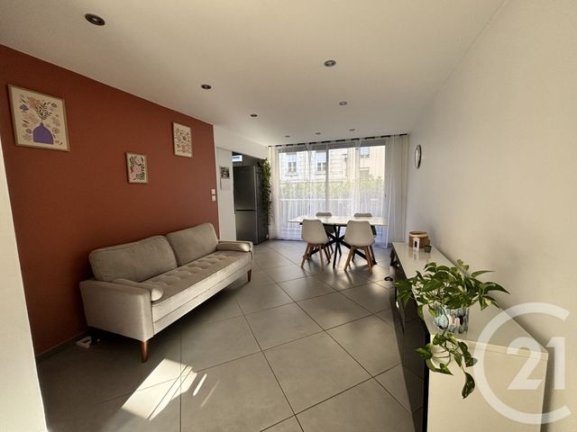 Appartement F2 bis à louer - 2 pièces - 54.82 m2 - VILLEURBANNE - 69 - RHONE-ALPES - Century 21 Le 7 De Coeur