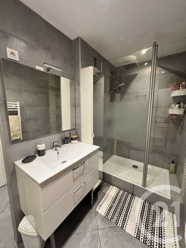 Appartement F2 bis à louer - 2 pièces - 54.82 m2 - VILLEURBANNE - 69 - RHONE-ALPES - Century 21 Le 7 De Coeur