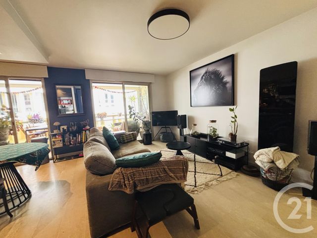 Appartement F4 à louer - 4 pièces - 86.18 m2 - LYON - 69007 - RHONE-ALPES - Century 21 Le 7 De Coeur