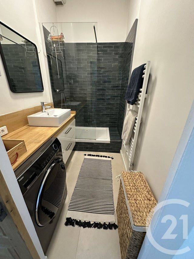Appartement F3 à louer - 3 pièces - 75.5 m2 - LYON - 69007 - RHONE-ALPES - Century 21 Le 7 De Coeur