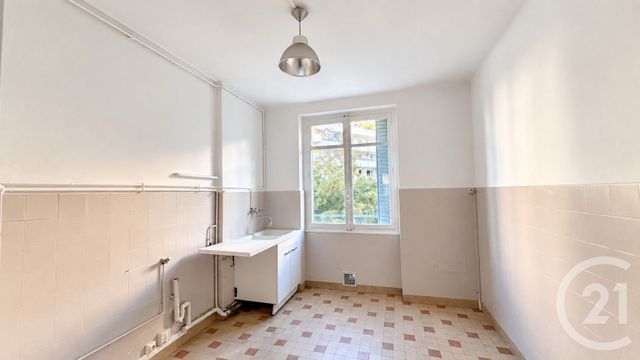 Appartement T4 à louer - 3 pièces - 98.93 m2 - LYON - 69007 - RHONE-ALPES - Century 21 Le 7 De Coeur