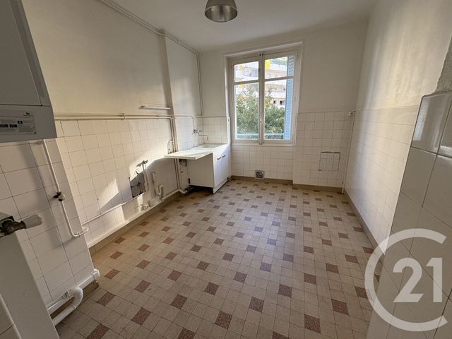 Appartement T4 à louer - 3 pièces - 98.93 m2 - LYON - 69007 - RHONE-ALPES - Century 21 Le 7 De Coeur