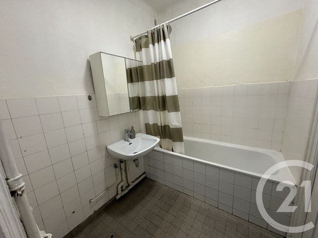 Appartement T4 à louer - 3 pièces - 98.93 m2 - LYON - 69007 - RHONE-ALPES - Century 21 Le 7 De Coeur