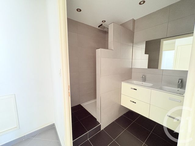 Appartement T3 à louer - 3 pièces - 70.69 m2 - LYON - 69003 - RHONE-ALPES - Century 21 Le 7 De Coeur