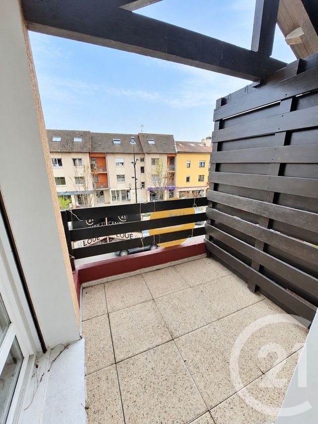 Appartement T2 à louer - 2 pièces - 46.75 m2 - GENAS - 69 - RHONE-ALPES - Century 21 Le 7 De Coeur