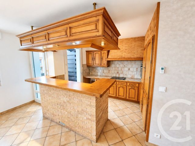 Appartement T2 à louer - 2 pièces - 46.75 m2 - GENAS - 69 - RHONE-ALPES - Century 21 Le 7 De Coeur