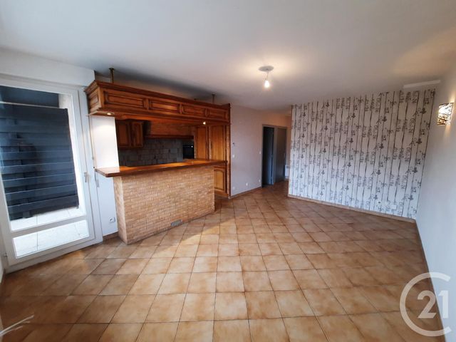 Appartement T2 à louer - 2 pièces - 46.75 m2 - GENAS - 69 - RHONE-ALPES - Century 21 Le 7 De Coeur