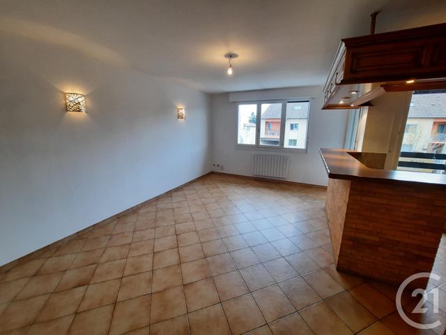 Appartement T2 à louer - 2 pièces - 46.75 m2 - GENAS - 69 - RHONE-ALPES - Century 21 Le 7 De Coeur