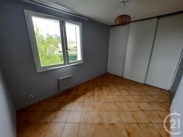 Appartement T2 à louer - 2 pièces - 46.75 m2 - GENAS - 69 - RHONE-ALPES - Century 21 Le 7 De Coeur