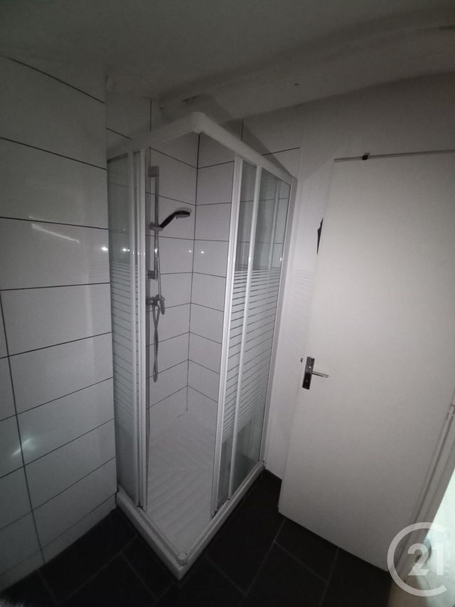 Appartement Studio à louer - 1 pièce - 14.72 m2 - LYON - 69007 - RHONE-ALPES - Century 21 Le 7 De Coeur