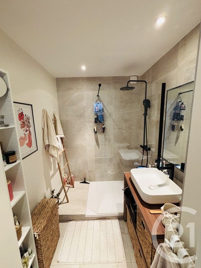 Appartement F3 à louer - 3 pièces - 56.89 m2 - LYON - 69007 - RHONE-ALPES - Century 21 Le 7 De Coeur