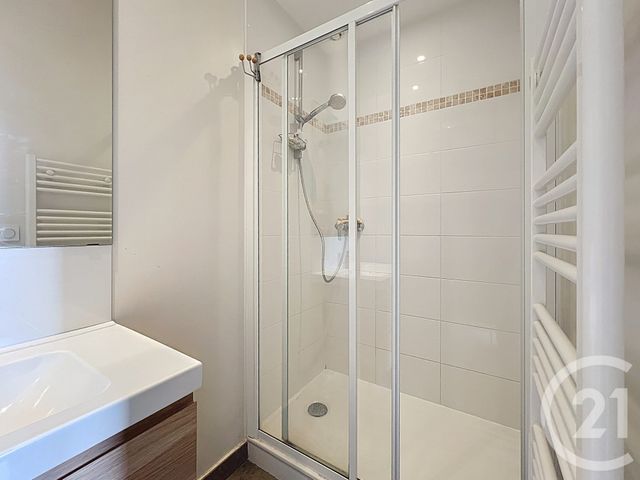 Appartement F2 à louer - 2 pièces - 32.0 m2 - OULLINS - 69 - RHONE-ALPES - Century 21 Le 7 De Coeur