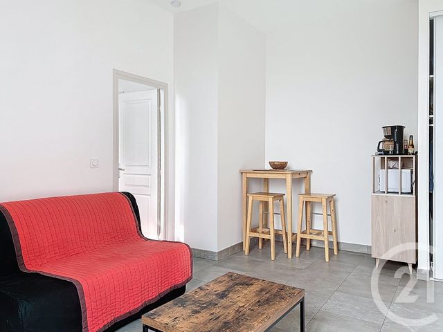Appartement F2 à louer - 2 pièces - 32.0 m2 - OULLINS - 69 - RHONE-ALPES - Century 21 Le 7 De Coeur